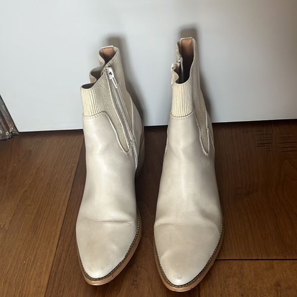 Dolce Vita “Oppry” Zip Ankle Booties - Size 7.5 - Picture 2 of 6